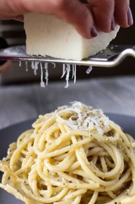  Cacio e Pepe: Umamiainen juuston ja pippurin harmonia kulkee Venetsiassa! 