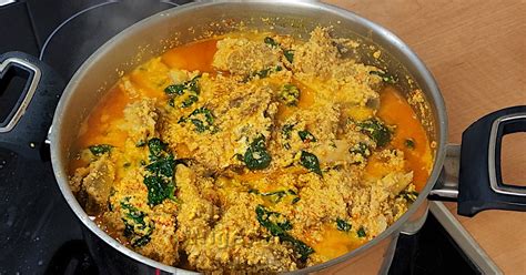  Egusi Soup: Mausteinen ja kermainen Nigerian herkku Warrin kaduilta!