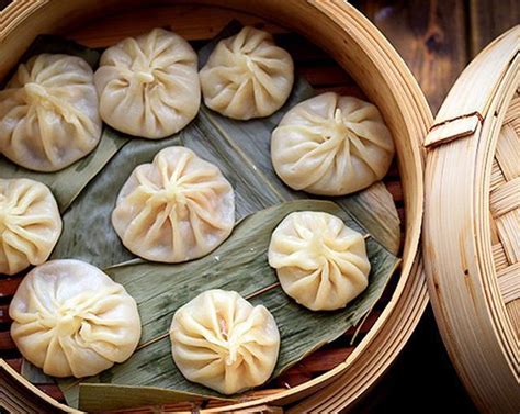  Xiaolongbao - Juicy Chinese Dumplings Bursting With Umami Flavor and Spicy Delights!